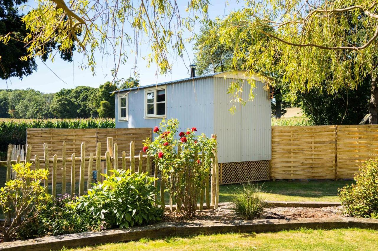 The Hideaway Hut - 1 Bed Shepherds Hut - Hereford Ngoại thất bức ảnh