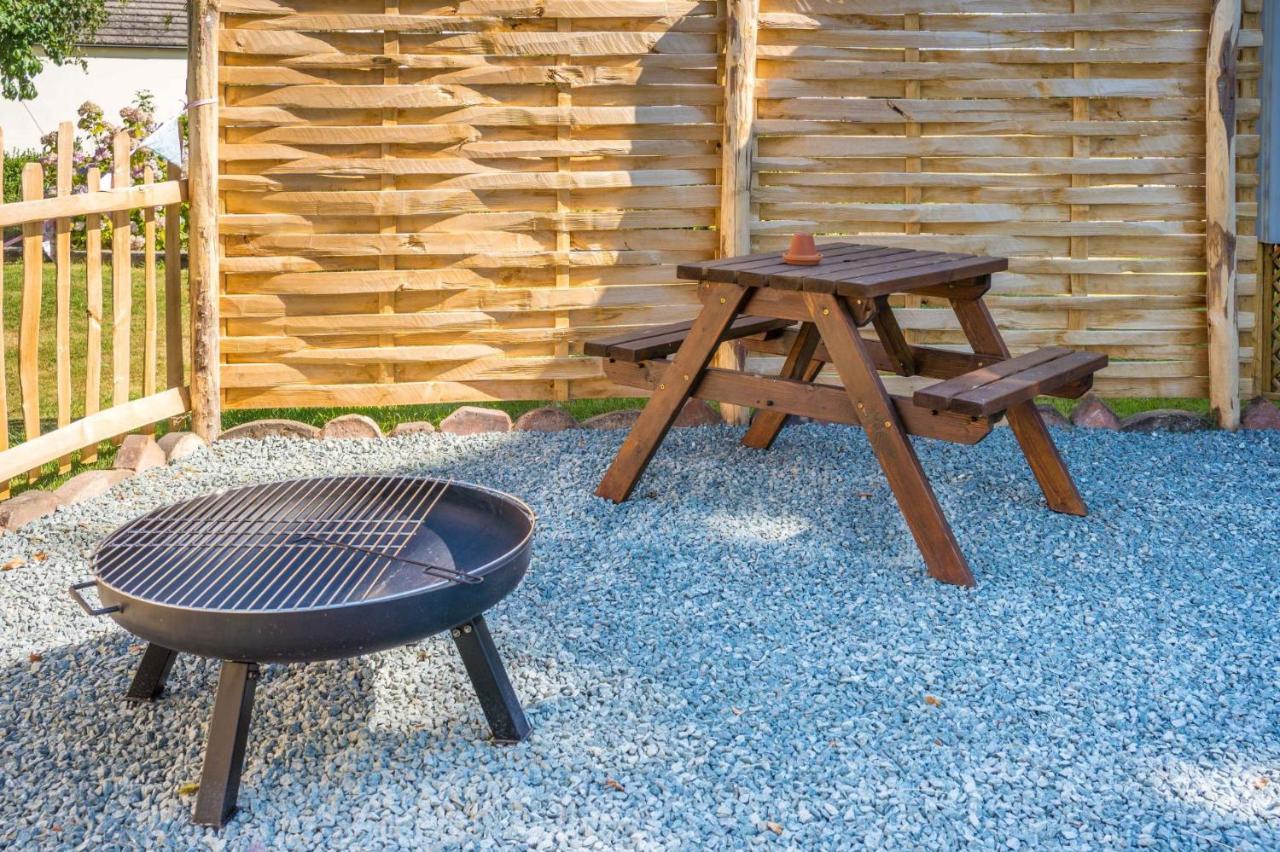 The Hideaway Hut - 1 Bed Shepherds Hut - Hereford Ngoại thất bức ảnh