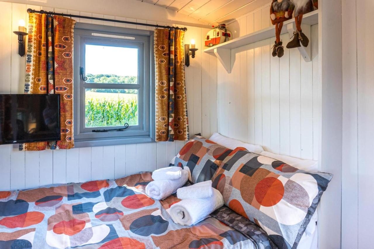 The Hideaway Hut - 1 Bed Shepherds Hut - Hereford Ngoại thất bức ảnh