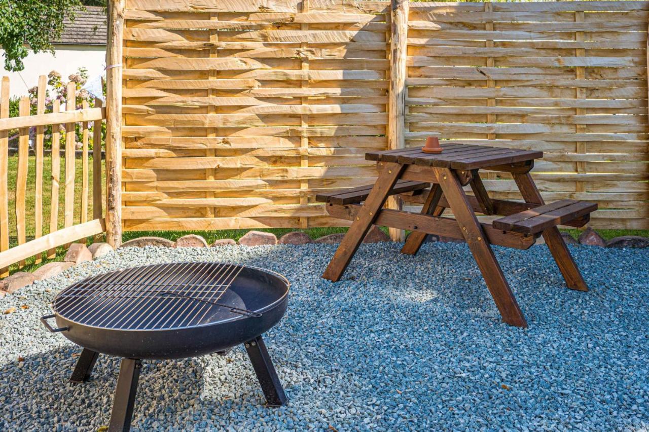 The Hideaway Hut - 1 Bed Shepherds Hut - Hereford Ngoại thất bức ảnh