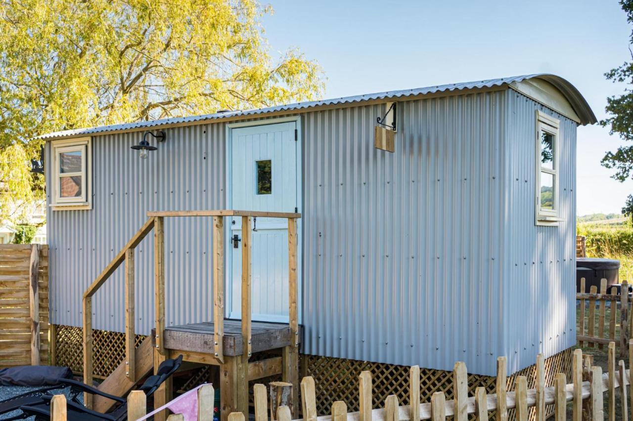 The Hideaway Hut - 1 Bed Shepherds Hut - Hereford Ngoại thất bức ảnh